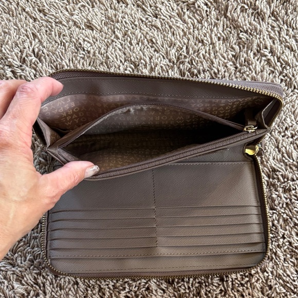 Kate Spade Gray Wallet - Picture 3 of 3